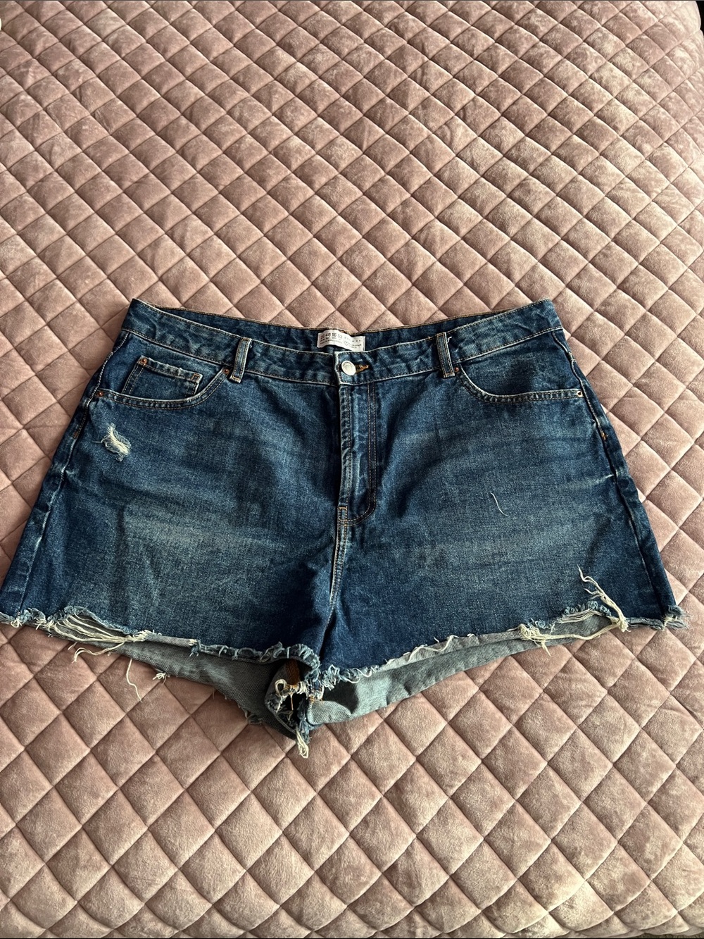 Denim&Co Dark Blue Distressed Cutoff Jean Shorts